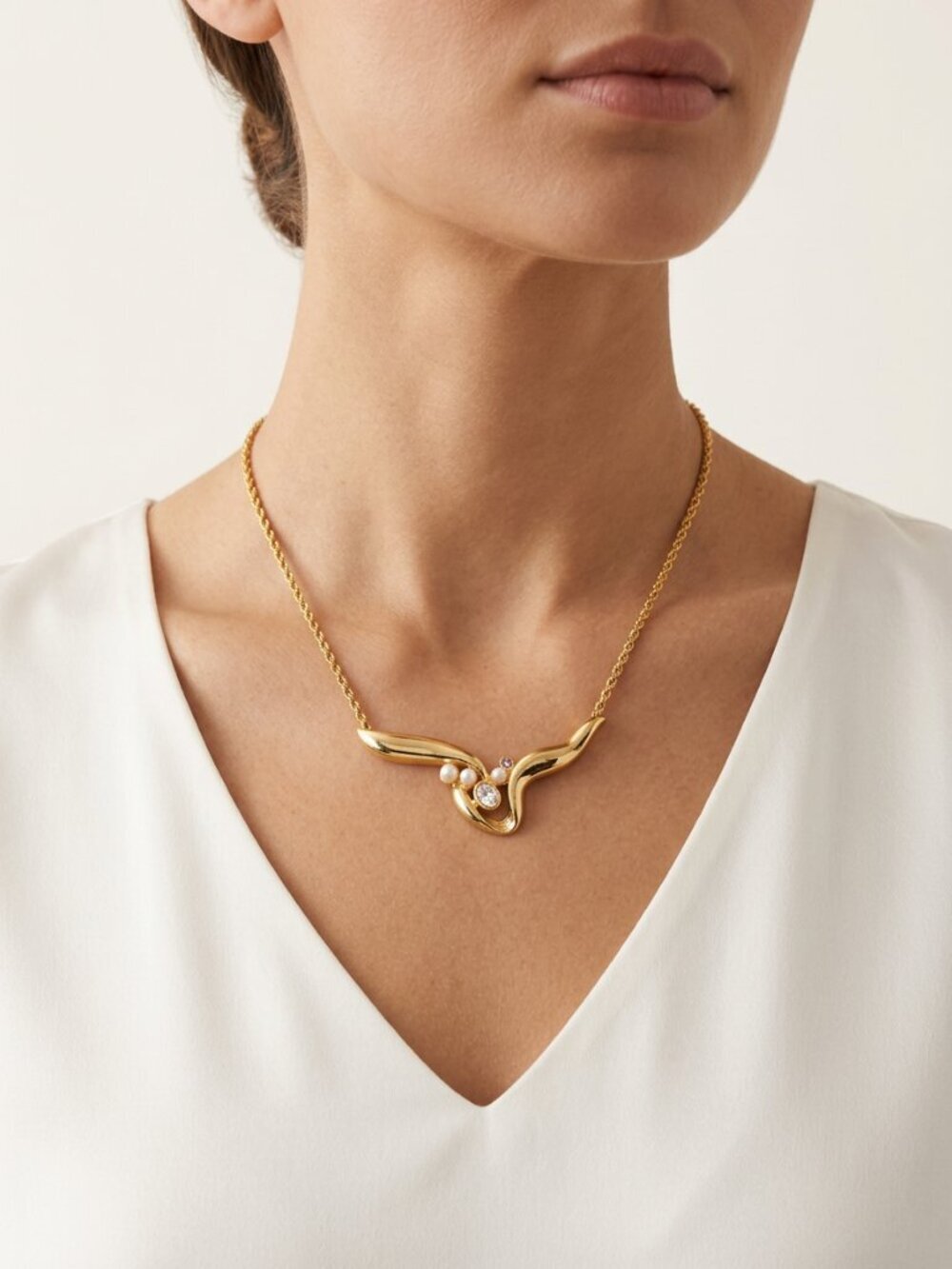 Vintage Style Gold Tone Fluid Ribbon Pendant Necklace - Pearl & Crystal BB5